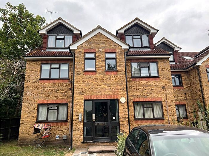 1 Bedroom Flat To Rent In Claremont Road, Staines-Upon-Thames, Surrey, TW18