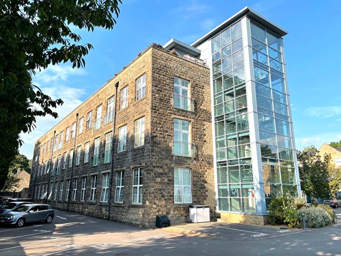2 Bedroom Flat For Sale In Mill Fold, Addingham, Ilkley, LS29