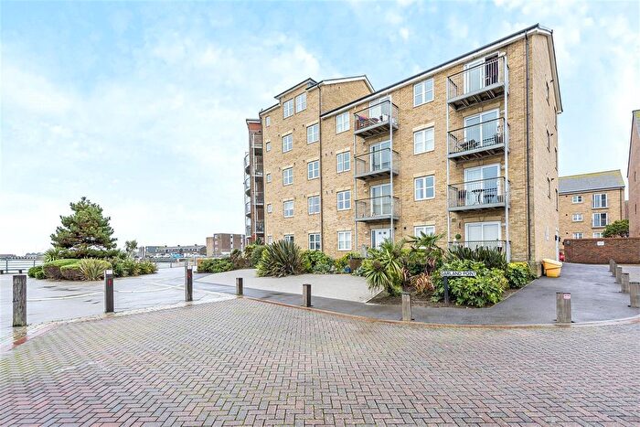 1 Bedroom Flat For Sale In Garland Point, Sussex Wharf, Shoreham, West Sussex, BN43