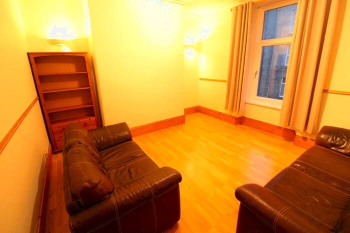 1 Bedroom Flat To Rent In Esslemont Avenue, St Floor Left, AB25