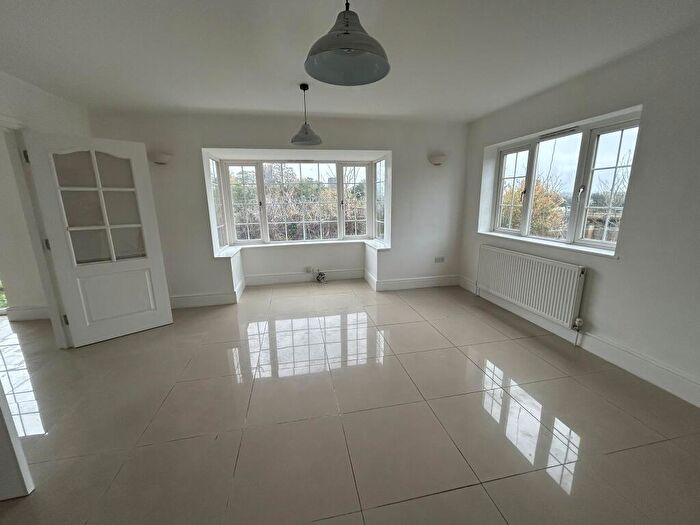 6 Bedroom House To Rent In East Kent Avenue, Gravesend., DA11