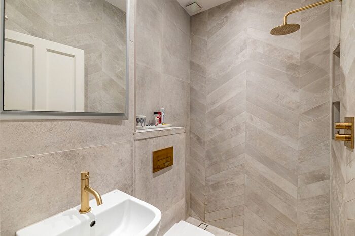 1 Bedroom Flat To Rent In Richards Place, Chelsea, SW3