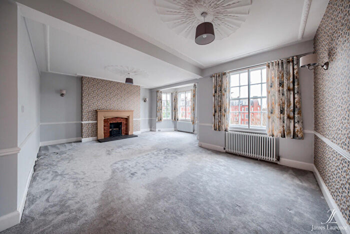 3 Bedroom Apartment To Rent In Kenilworth Court, Hagley Road, Edgbaston, B16