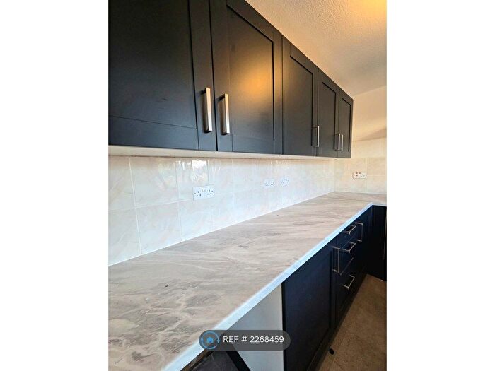 2 Bedroom Flat To Rent In Sutton Hall Road, Hounslow, TW5