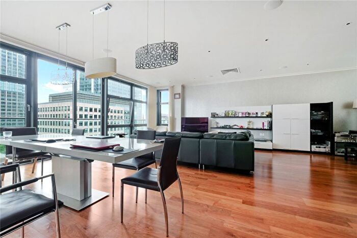 3 Bedroom Flat To Rent In South Quay Square, London, E14