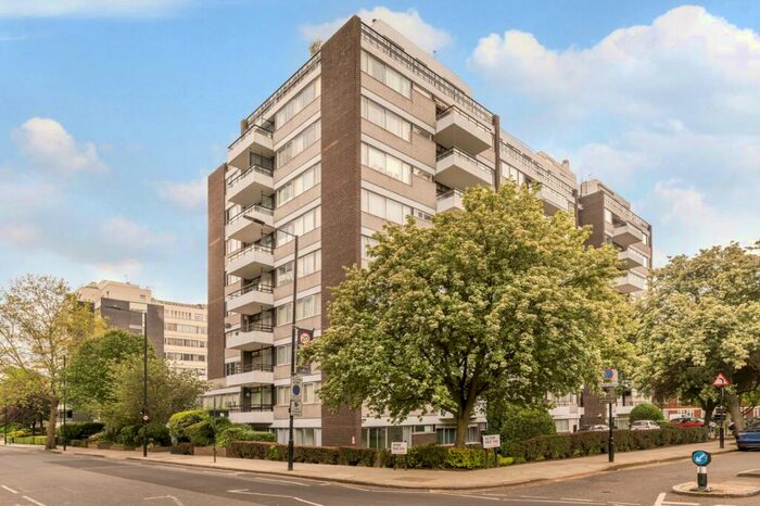 3 Bedroom Apartment To Rent In London House, -, Avenue Road, St. Johns Wood, London, NW8