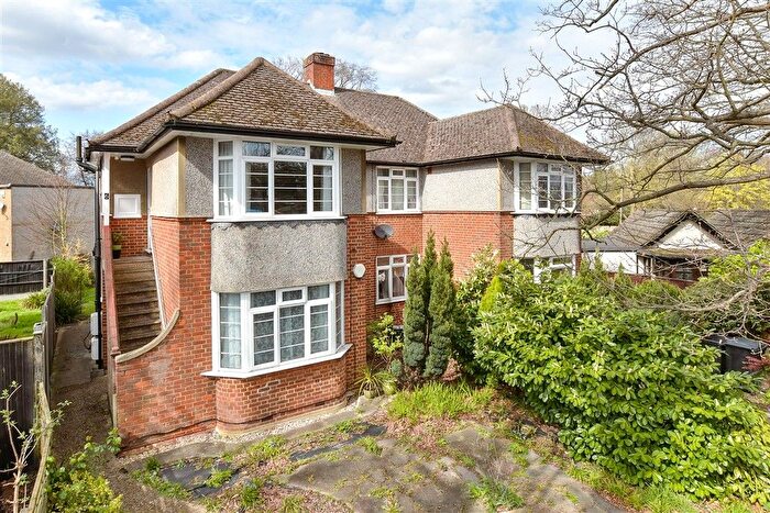 2 Bedroom Flat For Sale In Bridle Road, Shirley, Croydon, Surrey, CR0