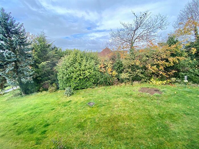 1 Bedroom Flat For Sale In Elm Lodge, Hopton Road, Cam, GL11