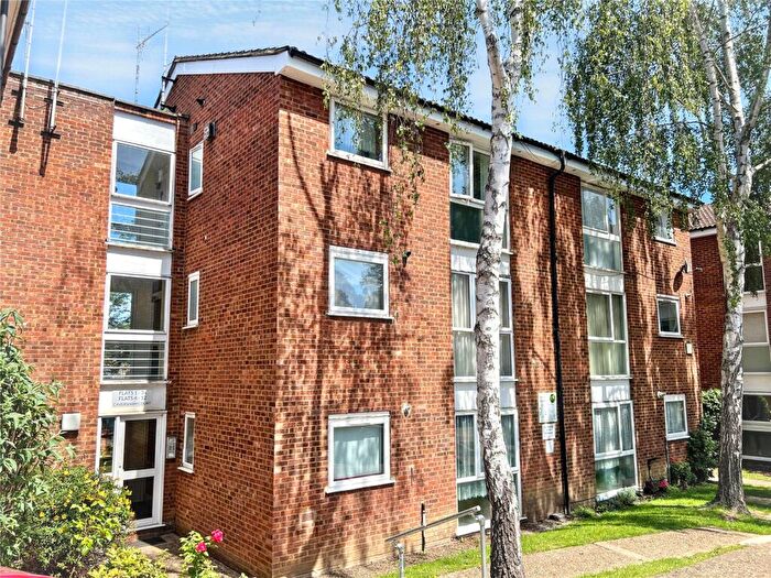 2 Bedroom Apartment For Sale In Brunswick Park Road, New Southgate, London, Greater London, N11