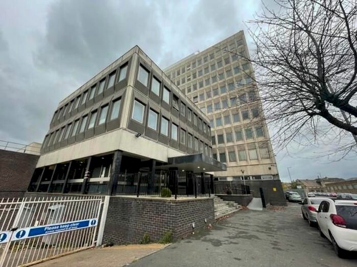 1 Bedroom Flat To Rent In Colonnade House, Sunbridge Road, Bradford, BD1