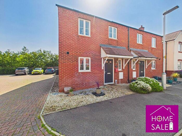 4 Bedroom Detached House For Sale In Smallbrook, Cranfield, MK43