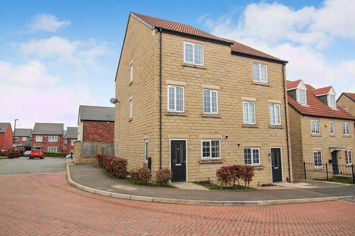 4 Bedroom Town House To Rent In Knitters Road, South Normanton, DE55