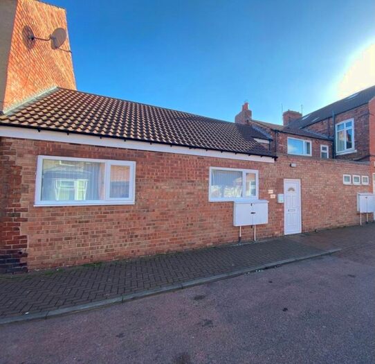 2 Bedroom Flat To Rent In Crescent Road, Middlesbrough, North Yorkshire, TS1