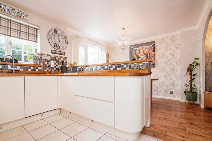 4 Bedroom Detached House For Sale In Oswestry Close, Redditch, Worcestershire, B97