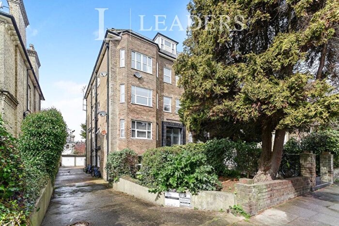 Studio To Rent In Bramber Court, Eaton Gardens, Hove, BN3