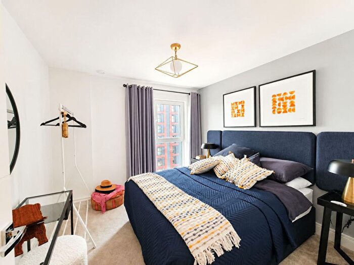 2 Bedroom Flat To Rent In Meridian Way, Southampton, SO14