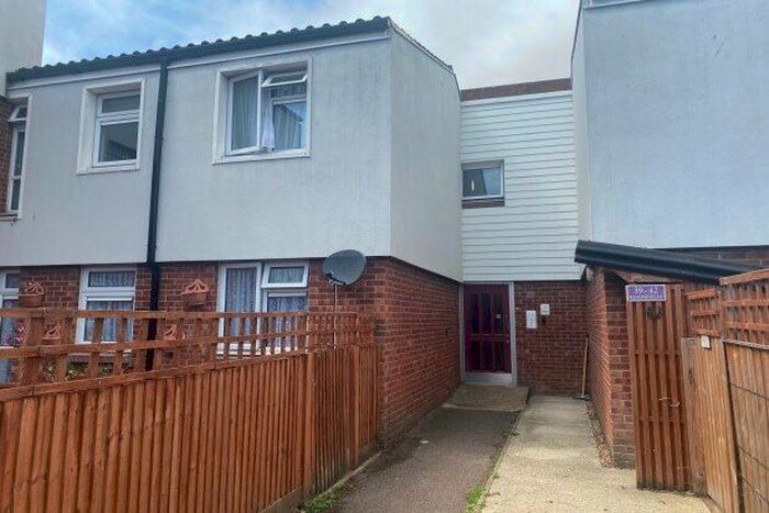 2 Bedroom Flat To Rent In Reachfields, Hythe, CT21