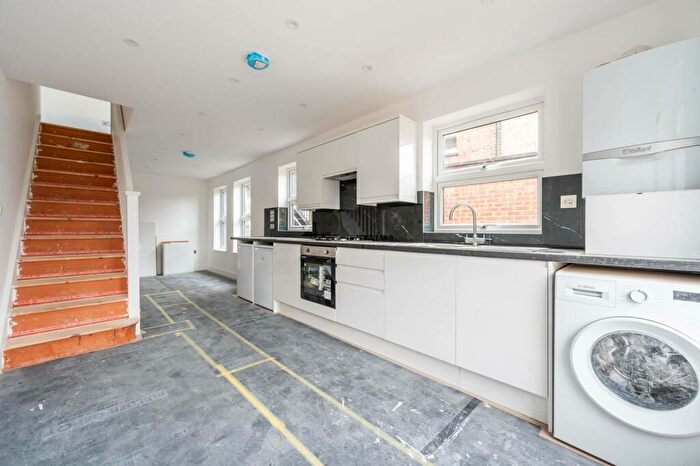 1 Bedroom Flat To Rent In Colney Hatch Lane, Muswell Hill, London, N10