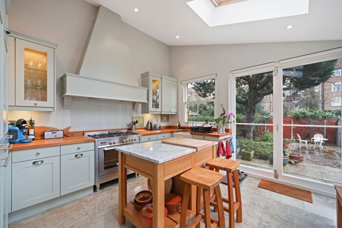 2 Bedroom Flat To Rent In Kew Gardens Road, Richmond, TW9