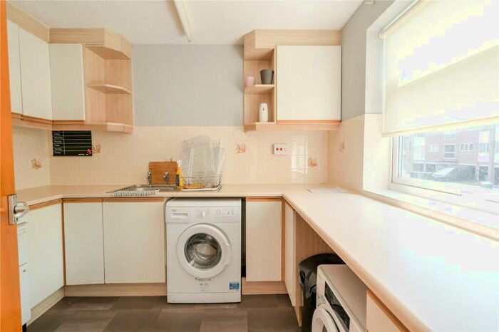 2 Bedroom Apartment To Rent In Thorgam Court, Grimsby, Lincolnshire, DN31