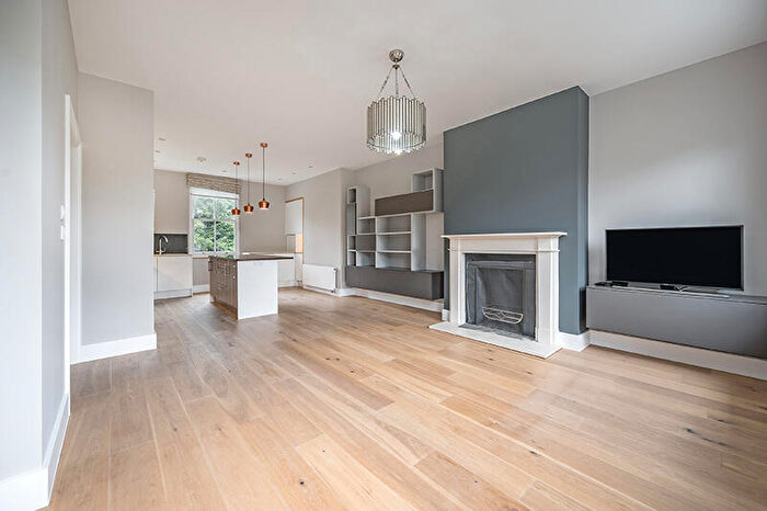 2 Bedroom Apartment To Rent In South Hill Park Gardens, Hampstead, NW3