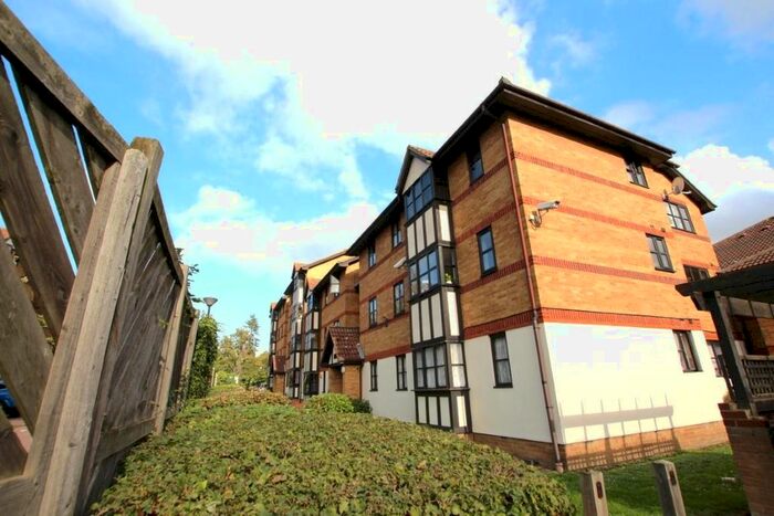 2 Bedroom Flat To Rent In Somerset Hall, Tottenham, London, N17