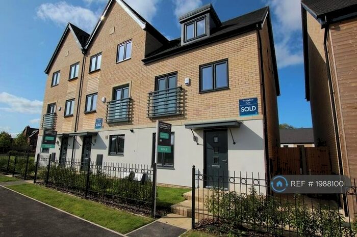 4 Bedroom End Of Terrace House To Rent In Hayton Way, Milton Keynes, MK4