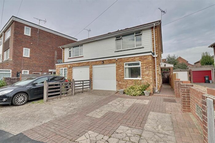 3 Bedroom Semi-Detached House For Sale In Dorking Crescent, Portsmouth, PO6