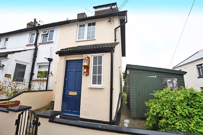 2 Bedroom Terraced House For Sale In Church Street, Rochester, ME1