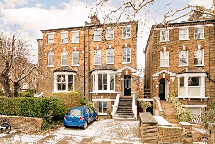 2 Bedroom Flat To Rent In Hartham Road, Islington, N7