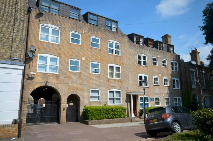 2 Bedroom Flat To Rent In Cranbury Terrace, Southampton, SO14