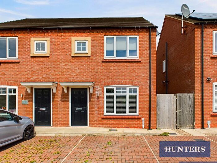 3 Bedroom Semi-Detached House For Sale In Pirbright Close, Bridlington, YO16