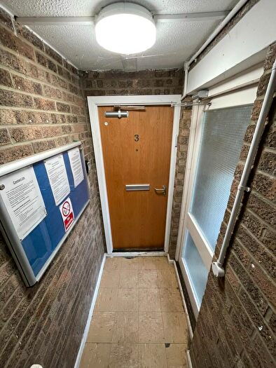 2 Bedroom Flat To Rent In Church Close, PO33