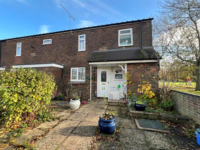 3 Bedroom End Of Terrace House For Sale In Anglesey Close, Basingstoke, RG24