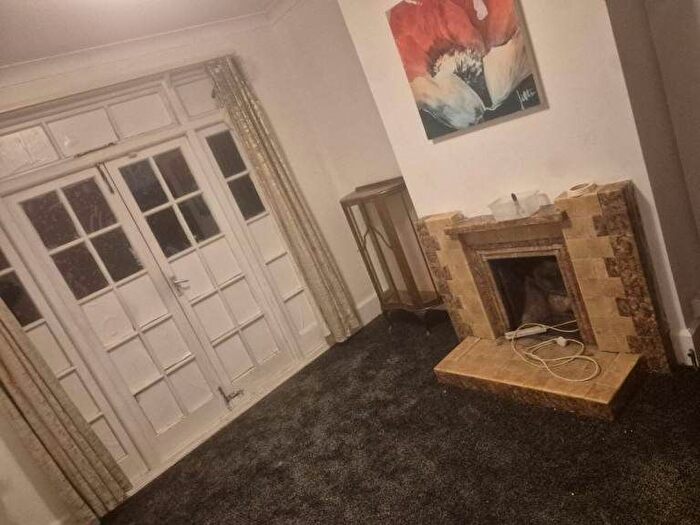 3 Bedroom Semi-Detached House To Rent In St Ethelbert Ave, Luton, LU3
