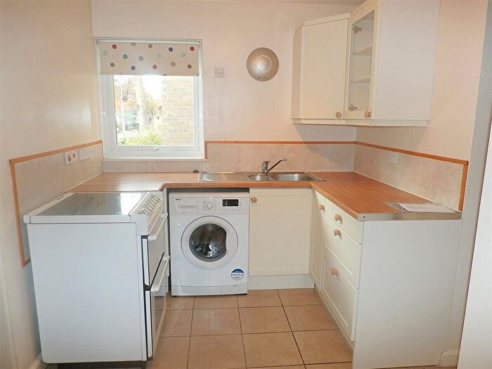 2 Bedroom Flat To Rent In Brandon Court, Cambridge, CB1