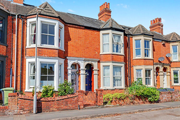 3 Bedroom Character Property For Sale In Cambridge Street, Wolverton, Milton Keynes, MK12