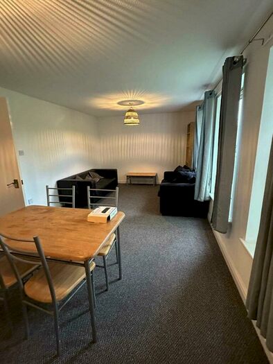 2 Bedroom Flat To Rent In High Lane, Chorlton, M21