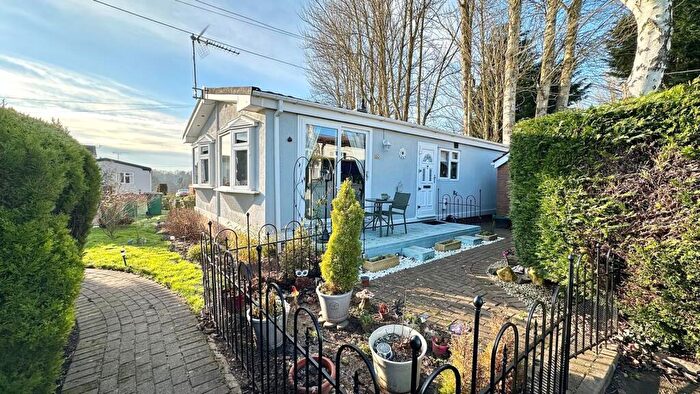 2 Bedroom Park Home For Sale In Oak Lane, CV5