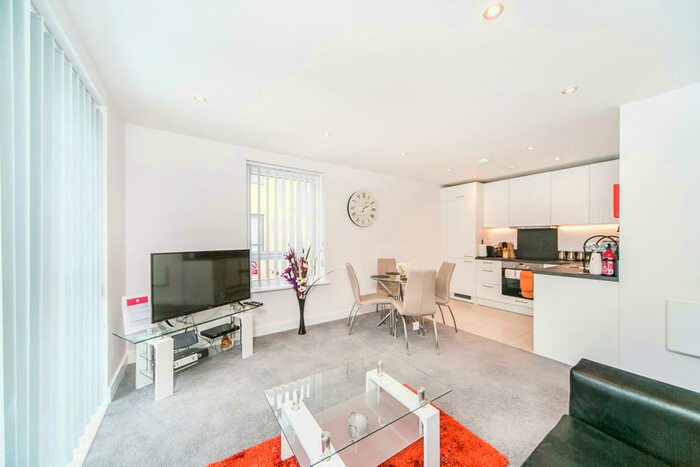 1 Bedroom Apartment To Rent In Nightingale House, RG2