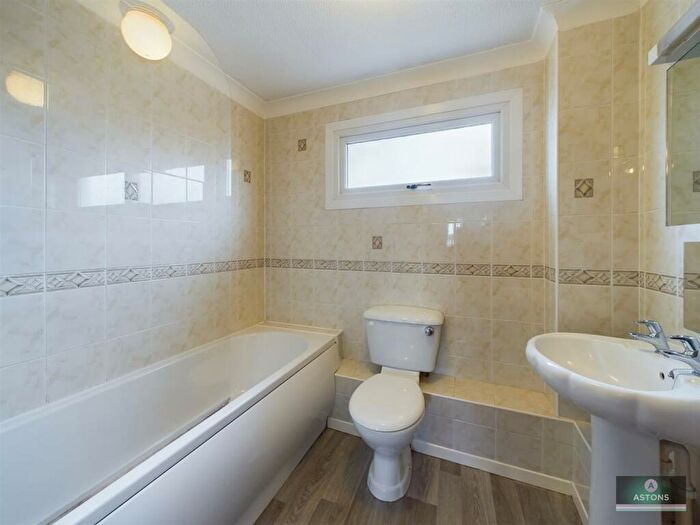 3 Bedroom Terraced House For Sale In Cuckfield Close, Bewbush, RH11