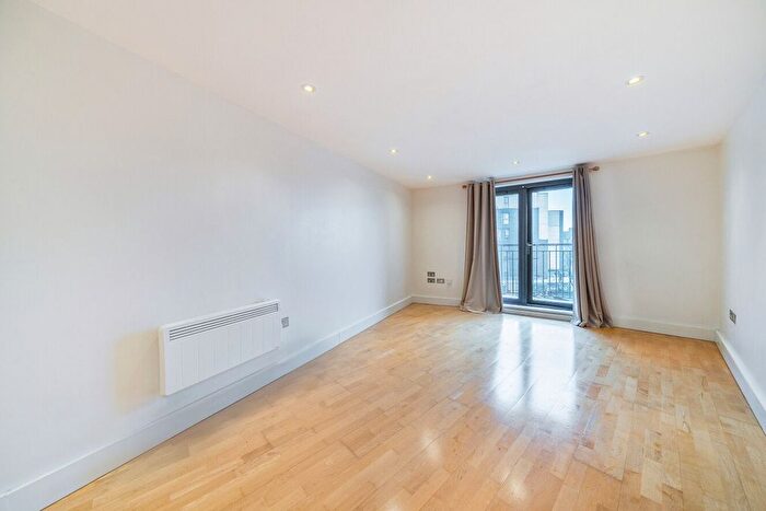 2 Bedroom Flat For Sale In Streatham Place, Brixton, London, SW2