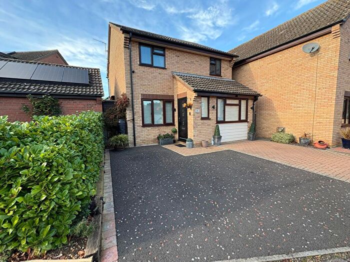 3 Bedroom Detached House For Sale In Cropley Close, Bury St. Edmunds, IP32