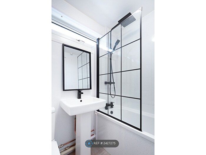 1 Bedroom Flat To Rent In Kirktonholm Place, Kilmarnock, KA1