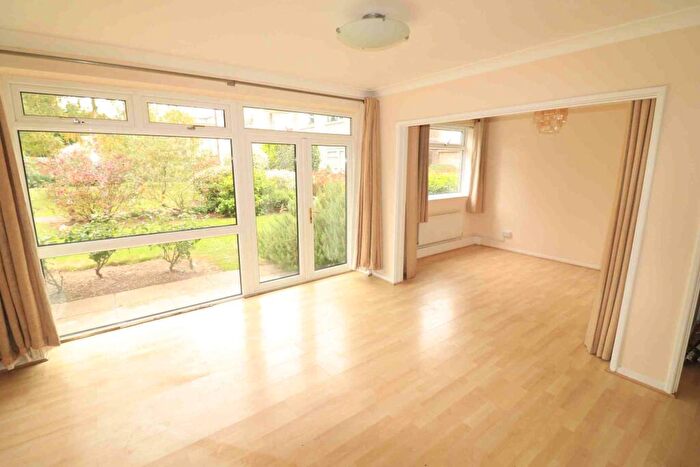 2 Bedroom Flat To Rent In Rectory Road, Beckenham, BR3