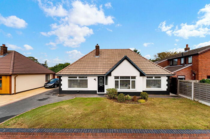 3 Bedroom Detached Bungalow For Sale In Hallmoor Close, Aughton, Ormskirk, L39