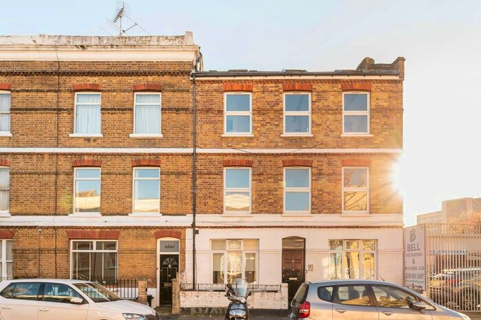 2 Bedroom Flat To Rent In Bramber Road, Barons Court, London, W14