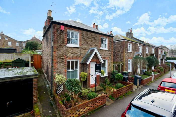 2 Bedroom Detached House To Rent In Lawn Terrace, London, SE3