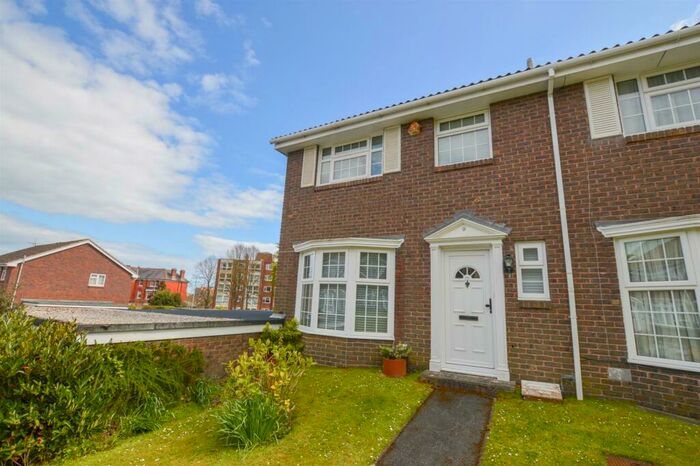 3 Bedroom End Of Terrace House To Rent In Ascham PlaceEastbourneEast Sussex, BN20