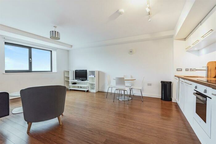 3 Bedroom Apartment To Rent In Greenhouse, Beeston Road, Leeds, LS11